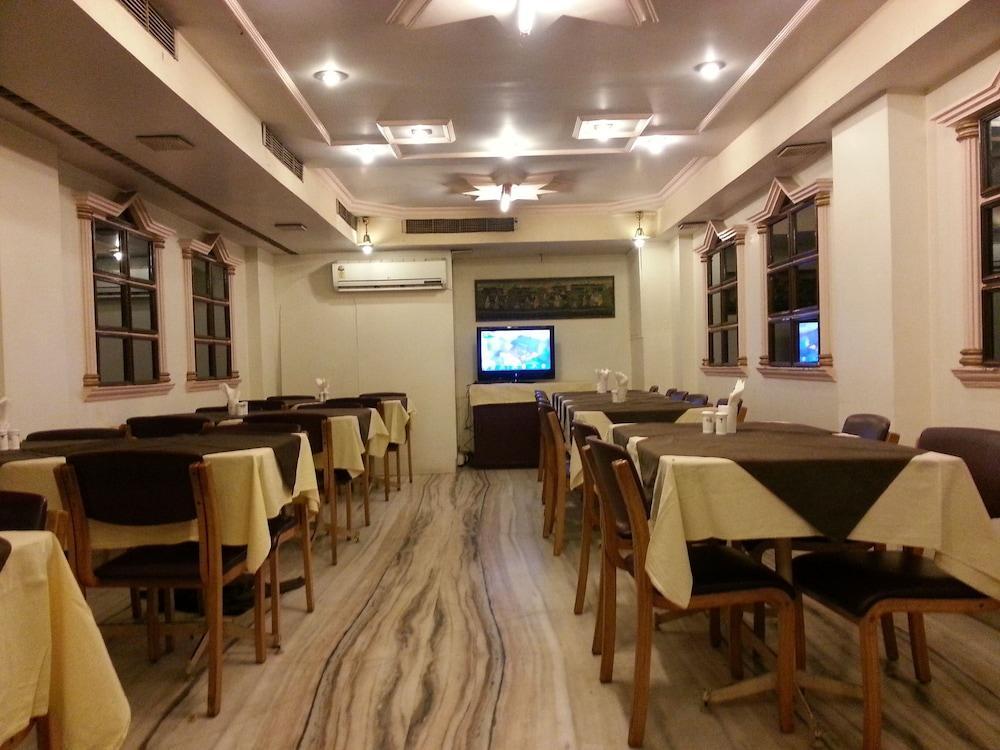 Oyo 15359 Hotel Kachandeep Jaipur Exteriör bild